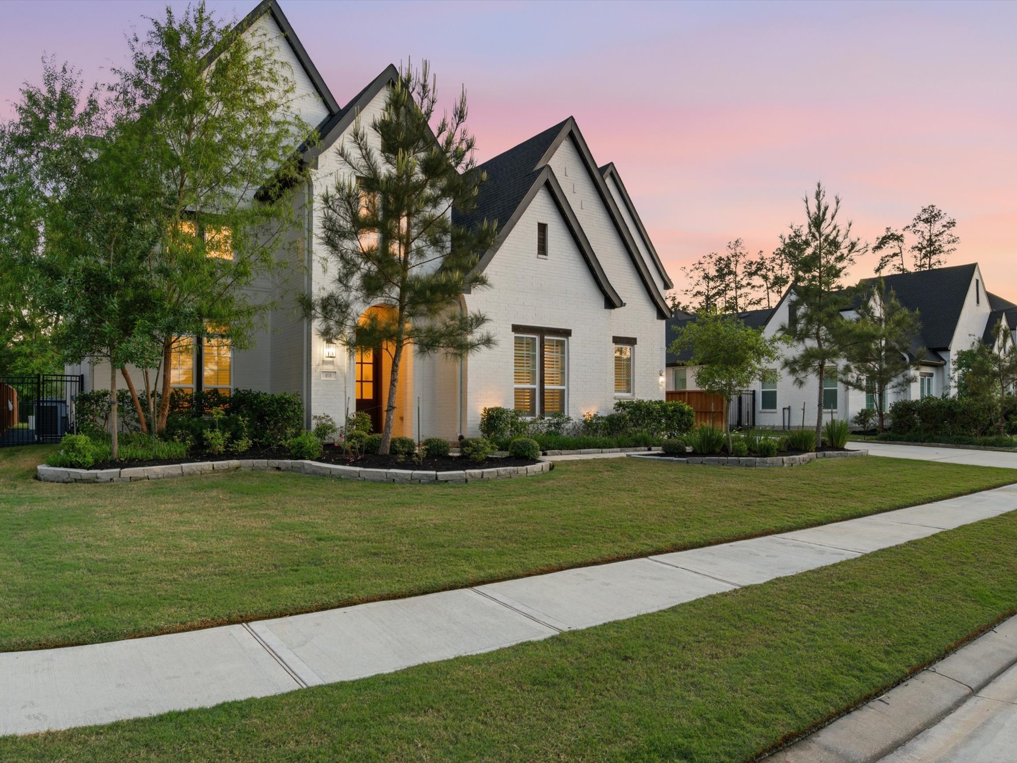 4310 Worthington Drive - Photo 3